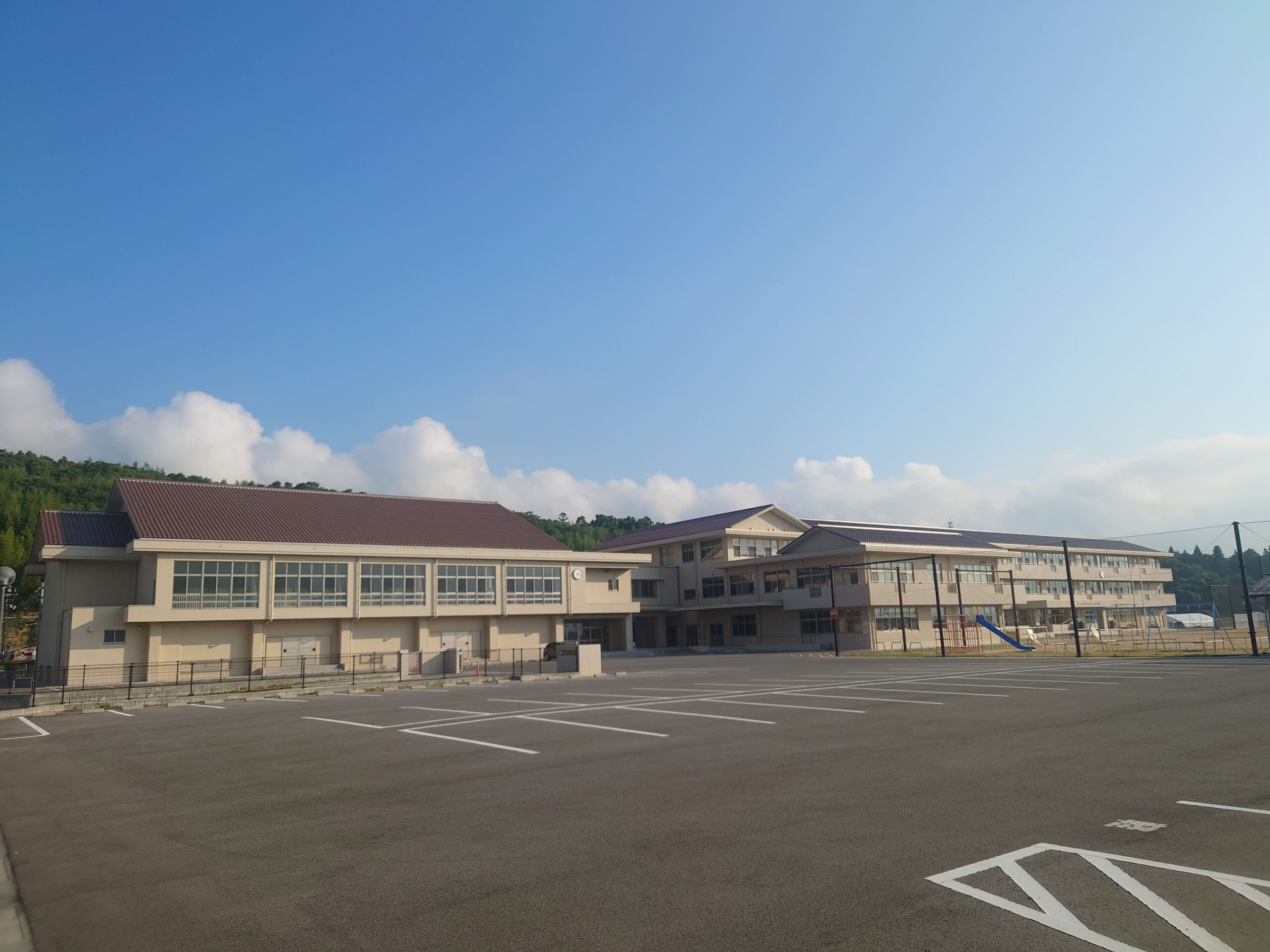 檜山・東統合小学校(現:朝日小学校)の画像